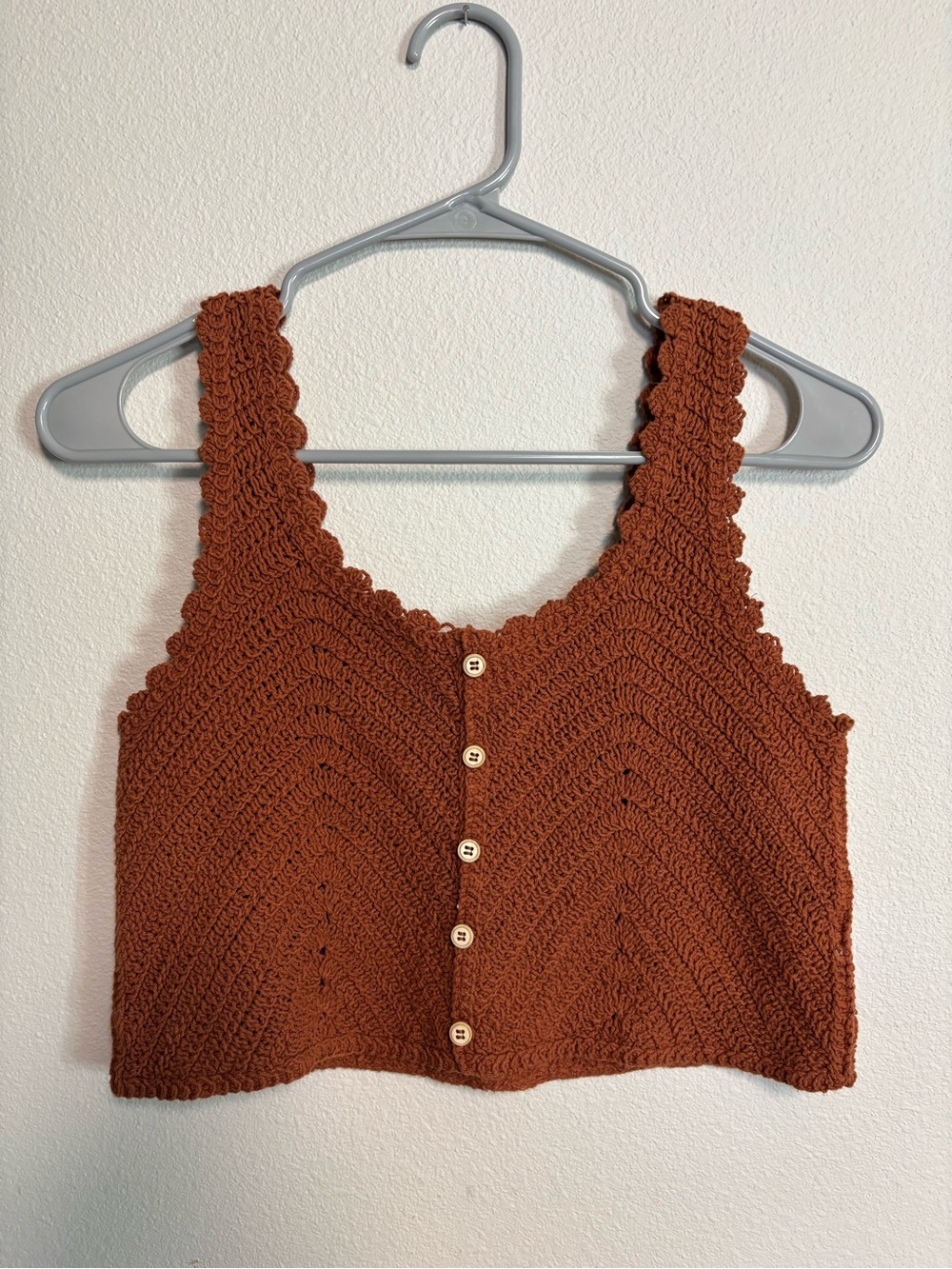 La Hearts Rust Crochet Button-Front Crop Tank